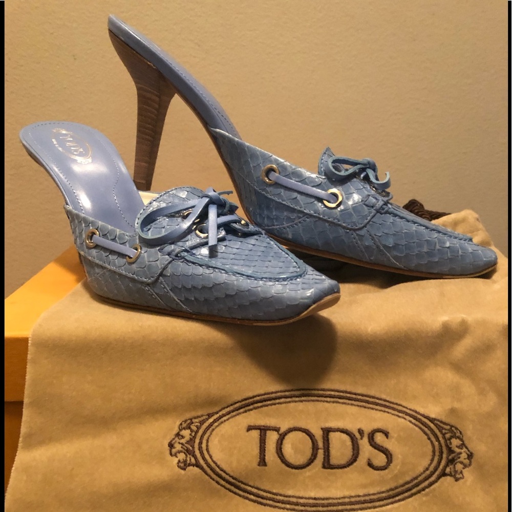 NWT in box gorgeous Tod’s lt blue snakeskin mules with wood stacked heels (8.5M)